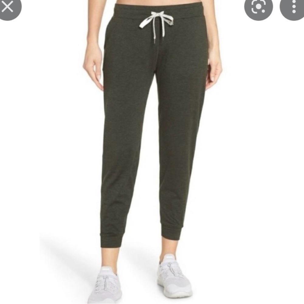Vuori Performance Jogger Olive Green